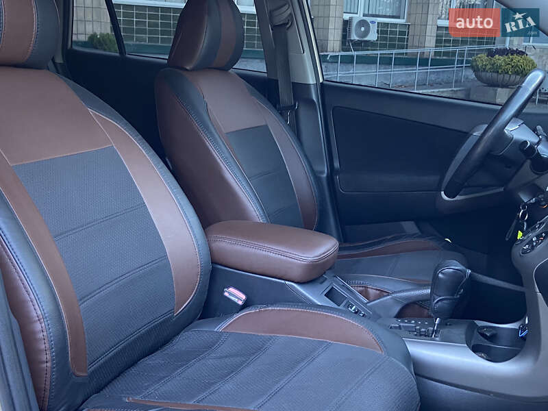 Позашляховик / Кросовер Toyota RAV4 2006 в Миколаєві