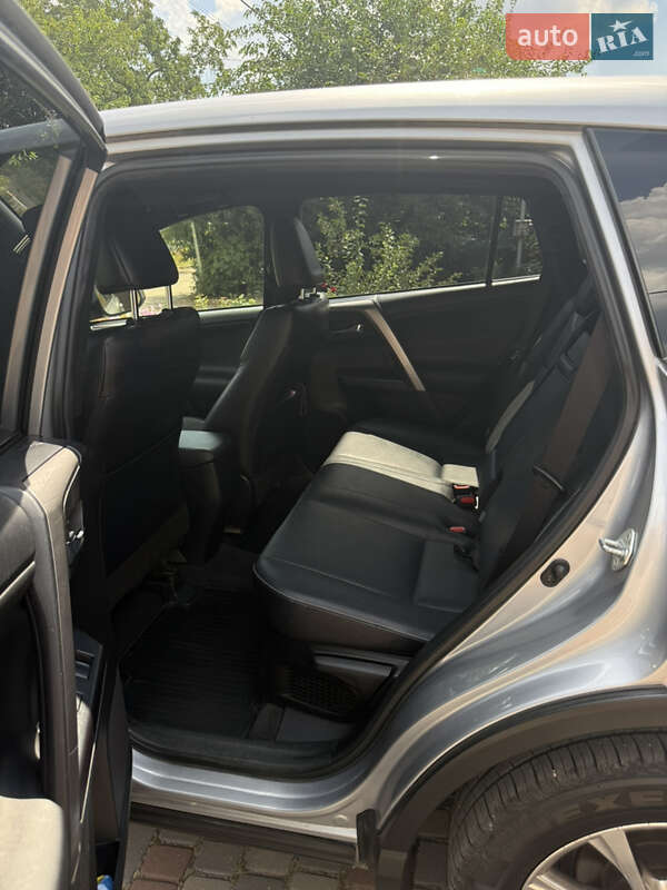 Позашляховик / Кросовер Toyota RAV4 2016 в Кропивницькому