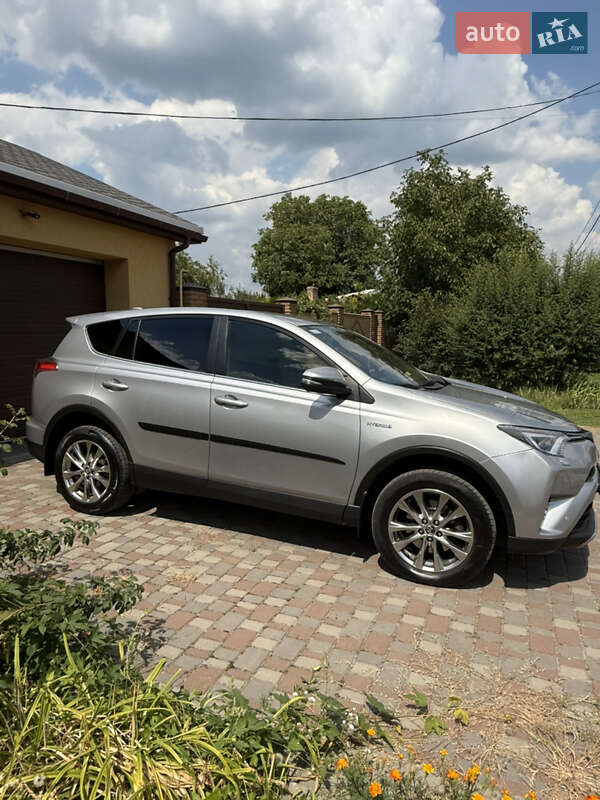 Позашляховик / Кросовер Toyota RAV4 2016 в Кропивницькому