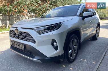 Внедорожник / Кроссовер Toyota RAV4 2019 в Полтаве