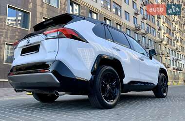 Внедорожник / Кроссовер Toyota RAV4 2020 в Одессе
