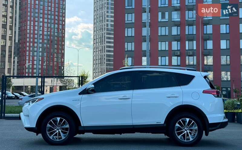 Позашляховик / Кросовер Toyota RAV4 2018 в Києві