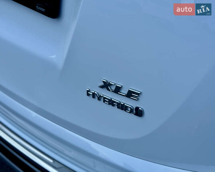 Позашляховик / Кросовер Toyota RAV4 2018 в Києві