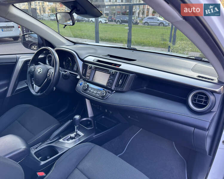 Позашляховик / Кросовер Toyota RAV4 2018 в Києві