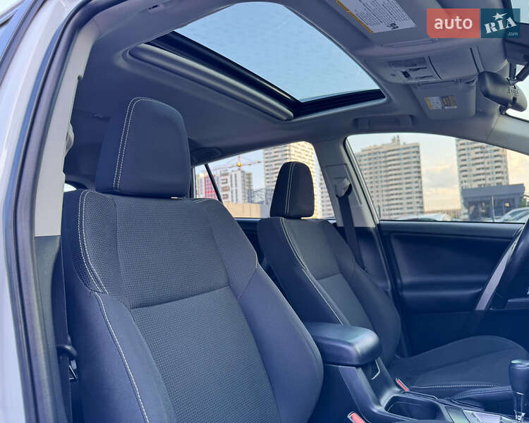 Позашляховик / Кросовер Toyota RAV4 2018 в Києві