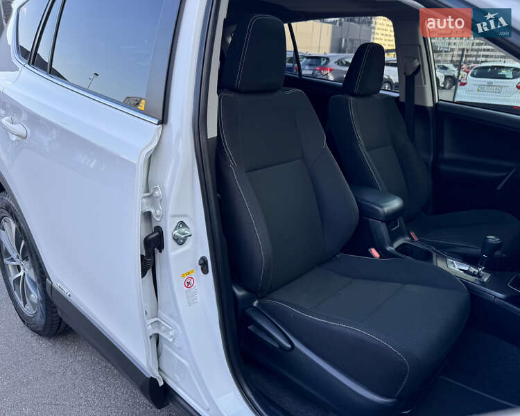 Позашляховик / Кросовер Toyota RAV4 2018 в Києві