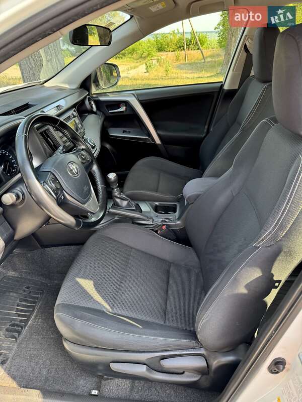 Внедорожник / Кроссовер Toyota RAV4 2018 в Верхнеднепровске фото 17 Внедорожник / Кроссовер Toyota RAV4 2018 в Верхнеднепровске