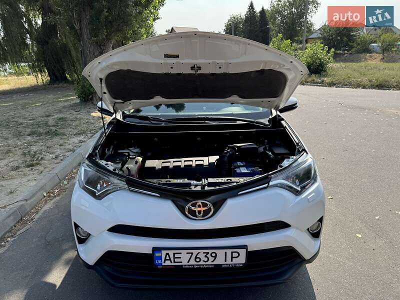 Внедорожник / Кроссовер Toyota RAV4 2018 в Верхнеднепровске фото 23 Внедорожник / Кроссовер Toyota RAV4 2018 в Верхнеднепровске