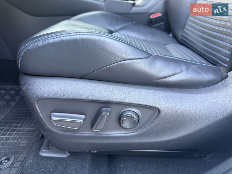 Позашляховик / Кросовер Toyota RAV4 2019 в Одесі