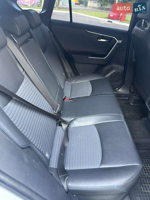 Позашляховик / Кросовер Toyota RAV4 2019 в Одесі