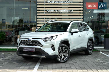 Внедорожник / Кроссовер Toyota RAV4 2024 в Львове