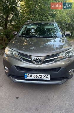 Внедорожник / Кроссовер Toyota RAV4 2015 в Киеве