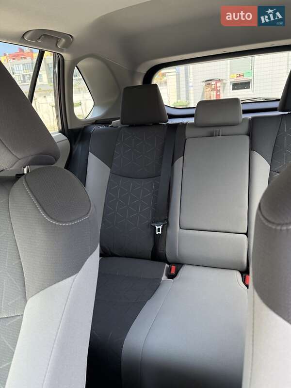 Позашляховик / Кросовер Toyota RAV4 2021 в Тернополі фото 18 Позашляховик / Кросовер Toyota RAV4 2021 в Тернополі