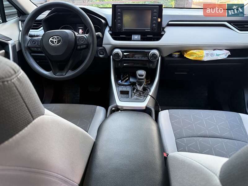 Позашляховик / Кросовер Toyota RAV4 2021 в Тернополі фото 9 Позашляховик / Кросовер Toyota RAV4 2021 в Тернополі