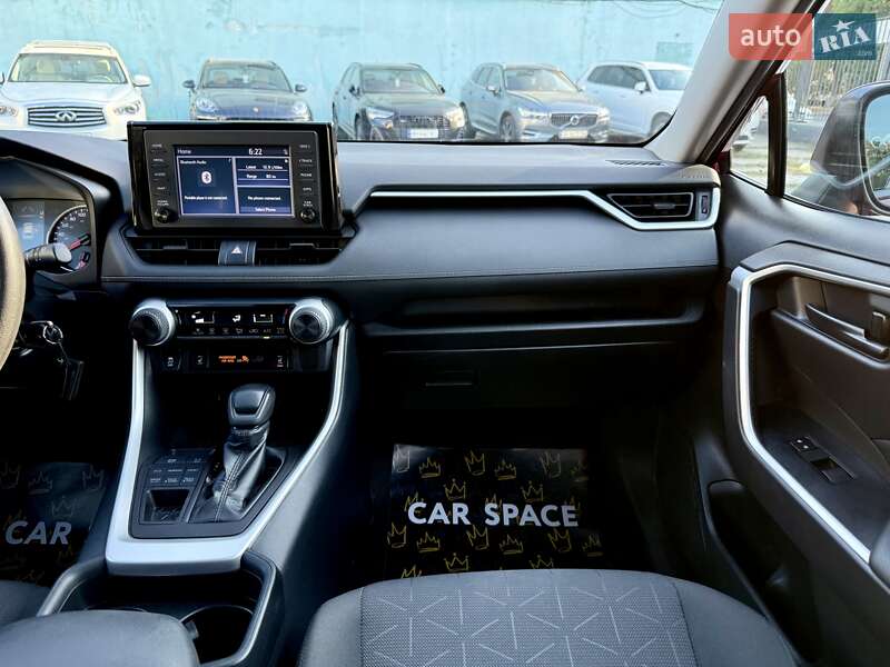 Позашляховик / Кросовер Toyota RAV4 2019 в Одесі
