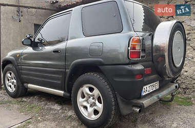 Внедорожник / Кроссовер Toyota RAV4 1996 в Белгороде-Днестровском