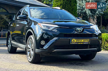 Внедорожник / Кроссовер Toyota RAV4 2017 в Львове