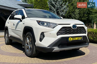 Внедорожник / Кроссовер Toyota RAV4 2019 в Львове
