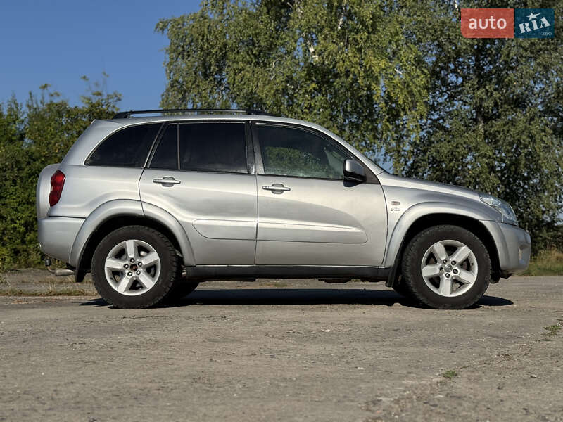 Позашляховик / Кросовер Toyota RAV4 2005 в Деражні