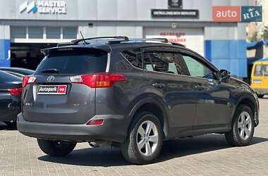 Внедорожник / Кроссовер Toyota RAV4 2013 в 