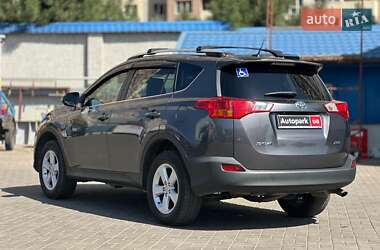 Внедорожник / Кроссовер Toyota RAV4 2013 в 