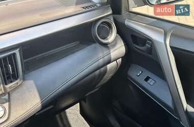 Внедорожник / Кроссовер Toyota RAV4 2013 в 