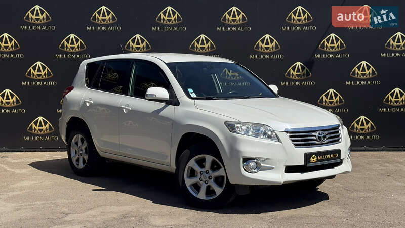 Toyota RAV4 2011