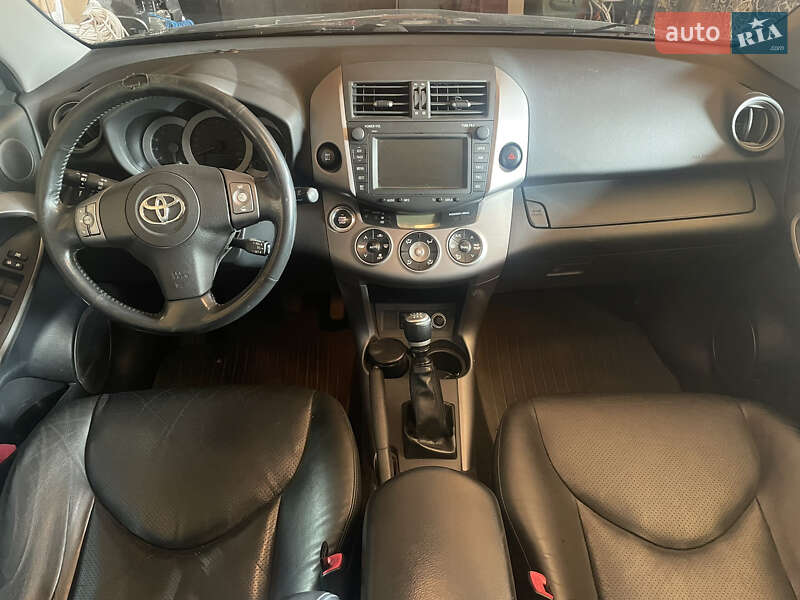 Позашляховик / Кросовер Toyota RAV4 2008 в Коростишеві
