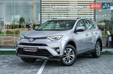 Внедорожник / Кроссовер Toyota RAV4 2017 в Львове