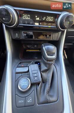 Внедорожник / Кроссовер Toyota RAV4 2020 в Одессе