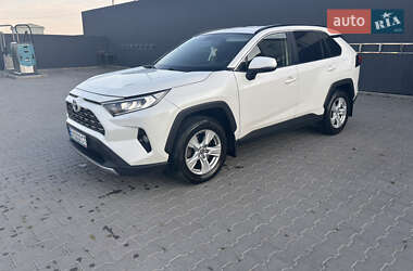 Внедорожник / Кроссовер Toyota RAV4 2019 в Каменец-Подольском