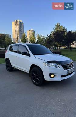 Внедорожник / Кроссовер Toyota RAV4 2012 в 