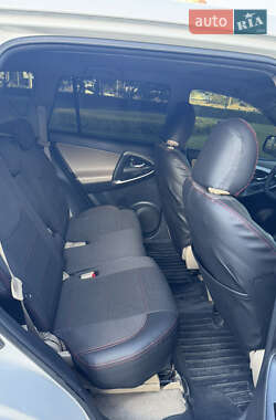 Внедорожник / Кроссовер Toyota RAV4 2012 в 
