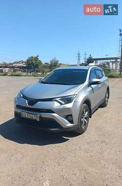 Внедорожник / Кроссовер Toyota RAV4 2016 в Мукачево