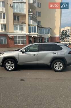 Внедорожник / Кроссовер Toyota RAV4 2021 в Николаеве