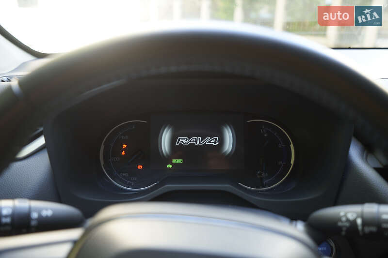 Позашляховик / Кросовер Toyota RAV4 2021 в Києві