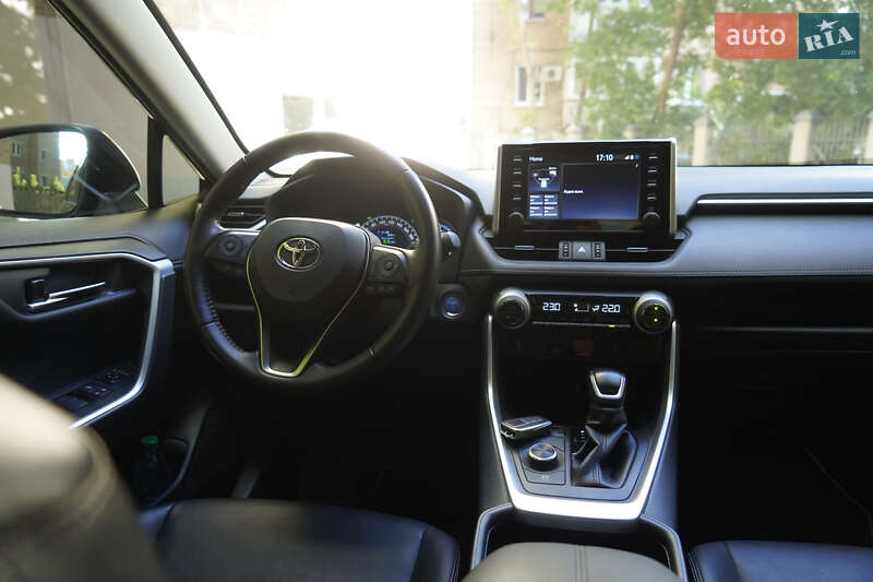 Позашляховик / Кросовер Toyota RAV4 2021 в Києві