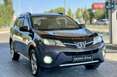Внедорожник / Кроссовер Toyota RAV4 2015 в Николаеве