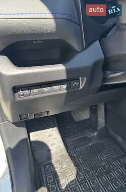 Внедорожник / Кроссовер Toyota RAV4 2022 в 