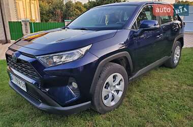 Внедорожник / Кроссовер Toyota RAV4 2019 в Монастырище