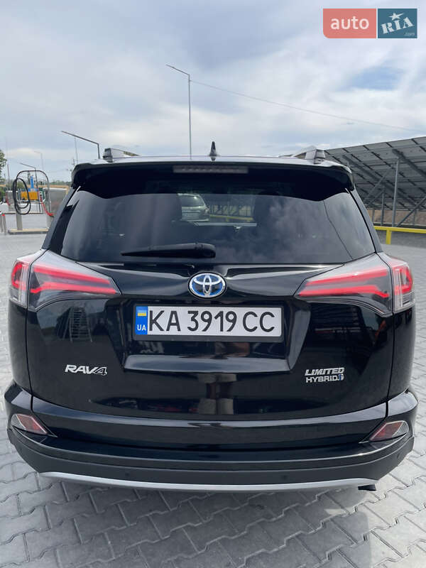 Позашляховик / Кросовер Toyota RAV4 2017 в Києві