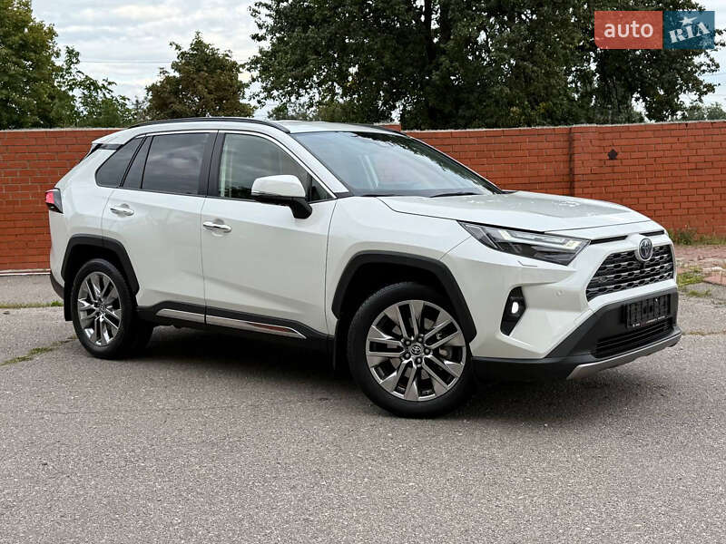 Позашляховик / Кросовер Toyota RAV4 2022 в Харкові