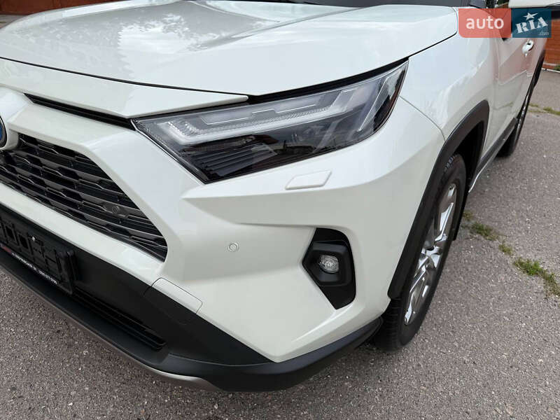 Позашляховик / Кросовер Toyota RAV4 2022 в Харкові
