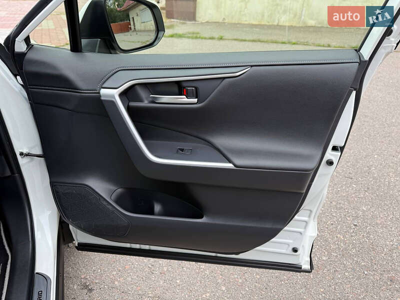 Позашляховик / Кросовер Toyota RAV4 2022 в Харкові