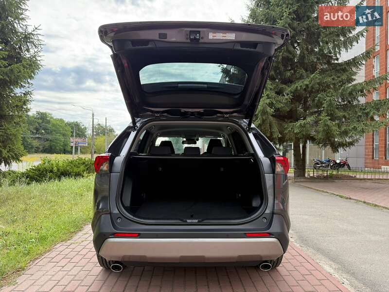 Позашляховик / Кросовер Toyota RAV4 2023 в Черкасах