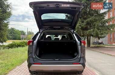 Внедорожник / Кроссовер Toyota RAV4 2023 в 
