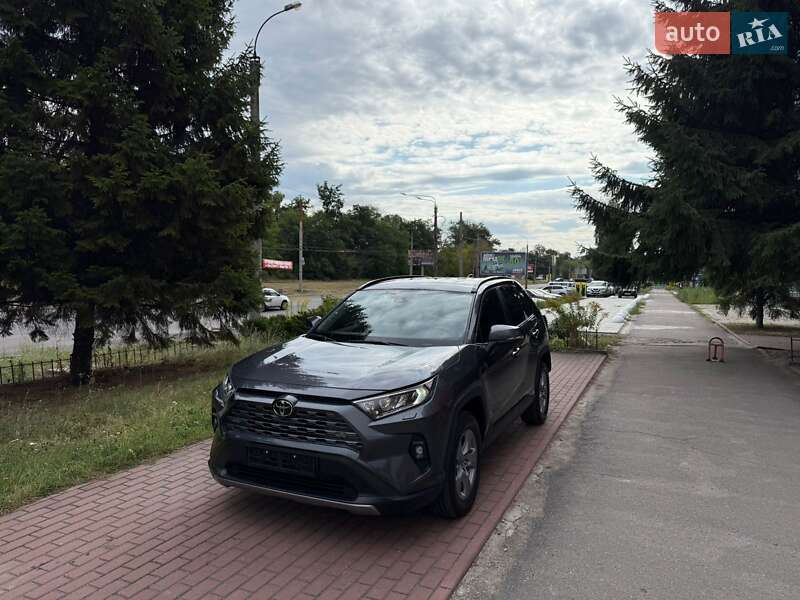 Позашляховик / Кросовер Toyota RAV4 2023 в Черкасах