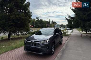 Внедорожник / Кроссовер Toyota RAV4 2023 в 