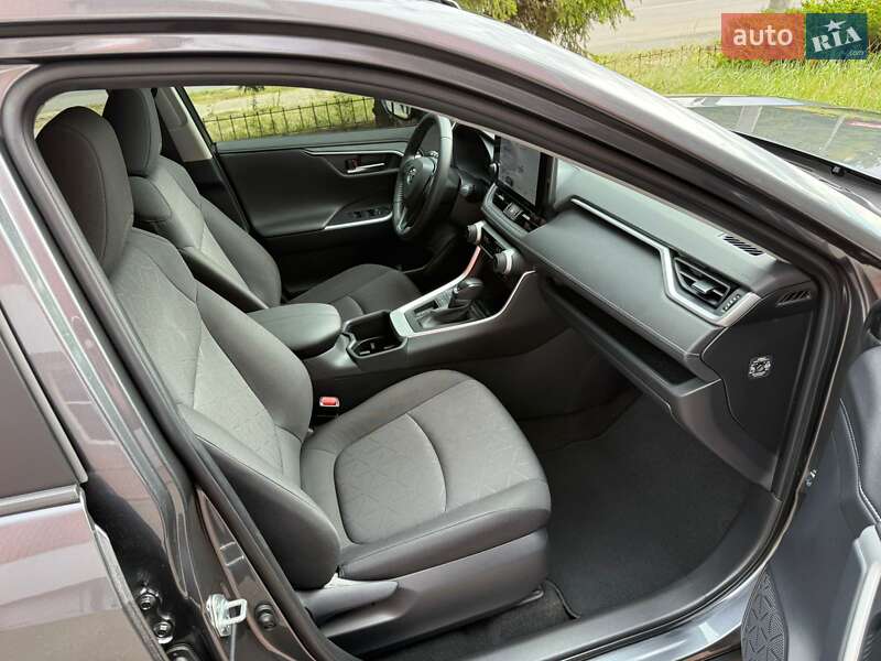 Позашляховик / Кросовер Toyota RAV4 2023 в Черкасах