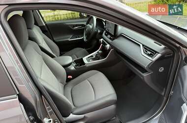 Внедорожник / Кроссовер Toyota RAV4 2023 в 
